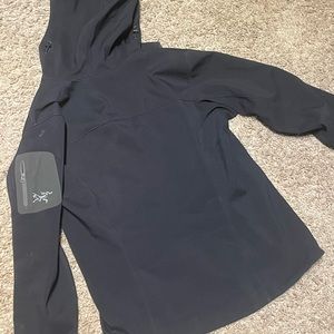 Women’s ArcTeryx soft shell jacket. Size 8-10. Fits more like a size 6.